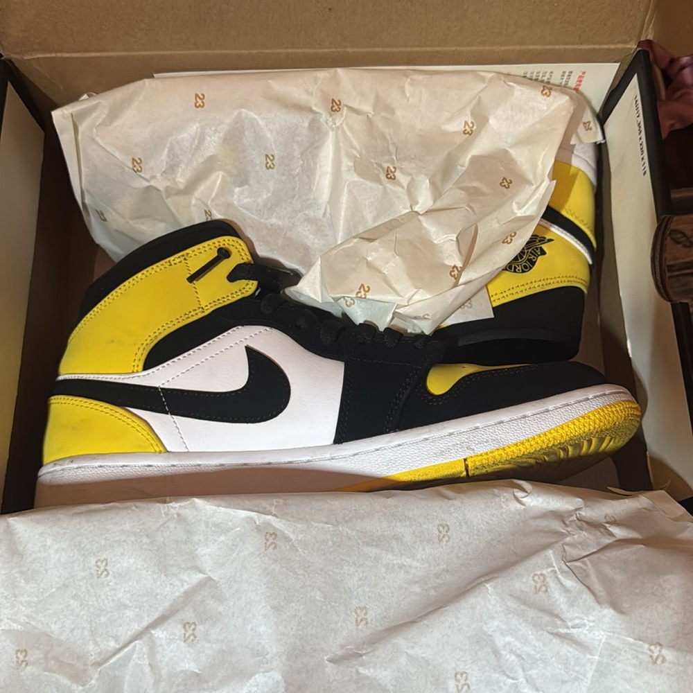 Air Jordan 1 Mid Black and yellow Tour